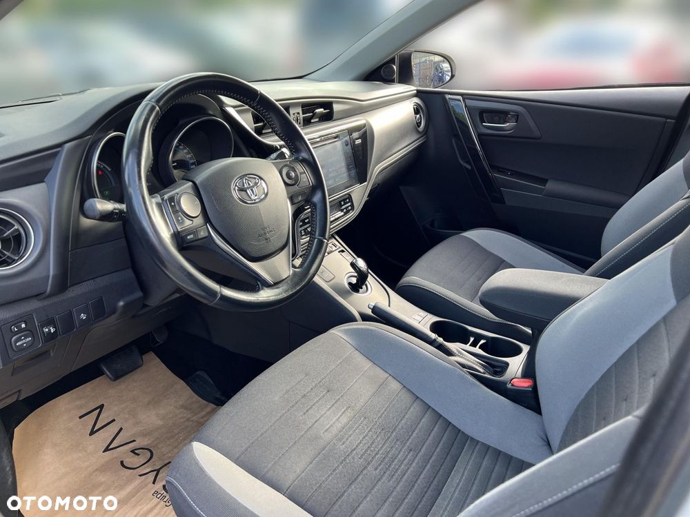 Toyota Auris - 11