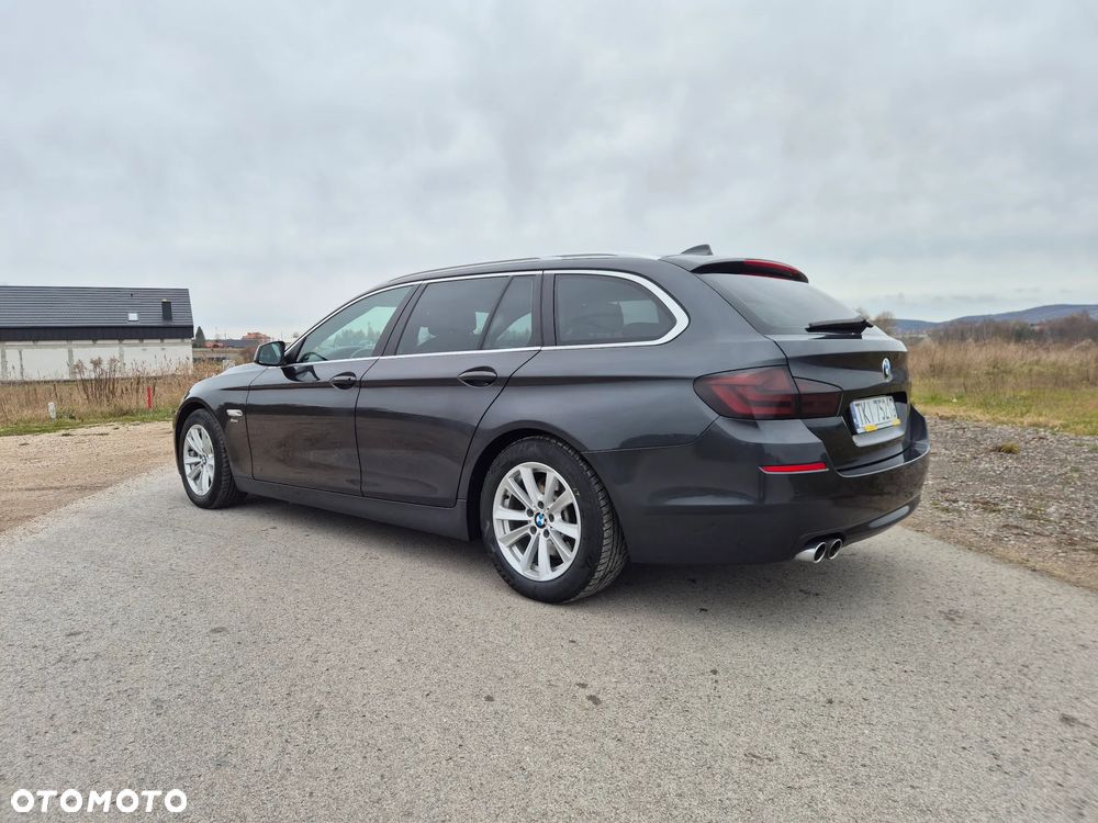 BMW Seria 5 525d xDrive - 8