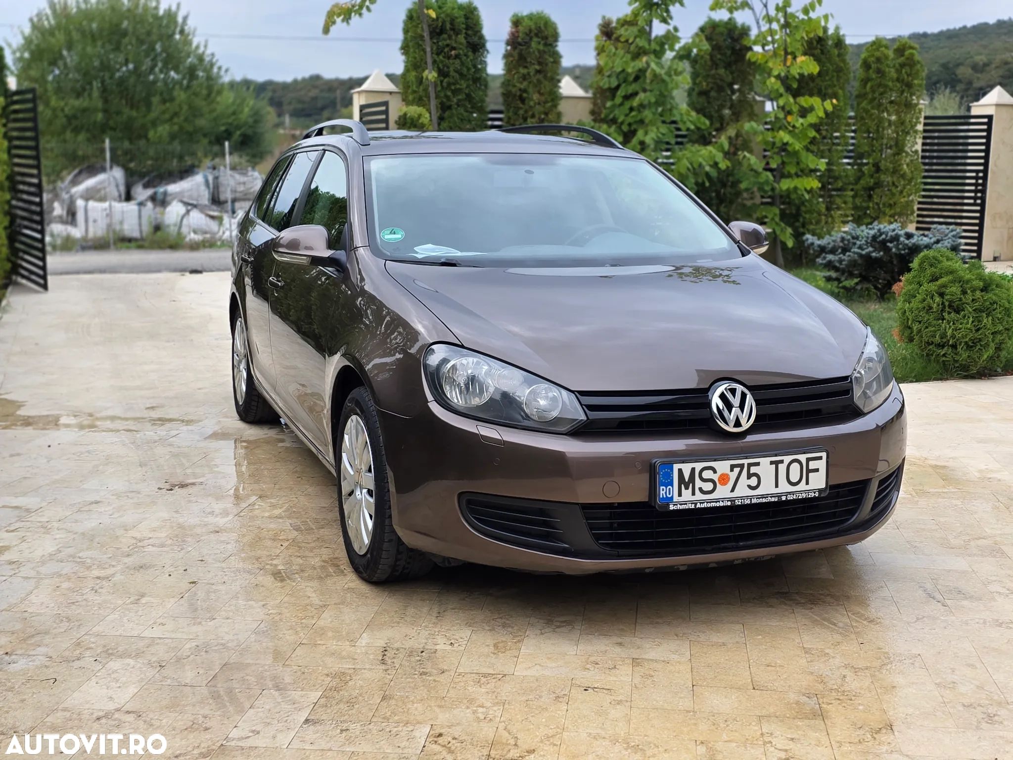 Volkswagen Golf - 1