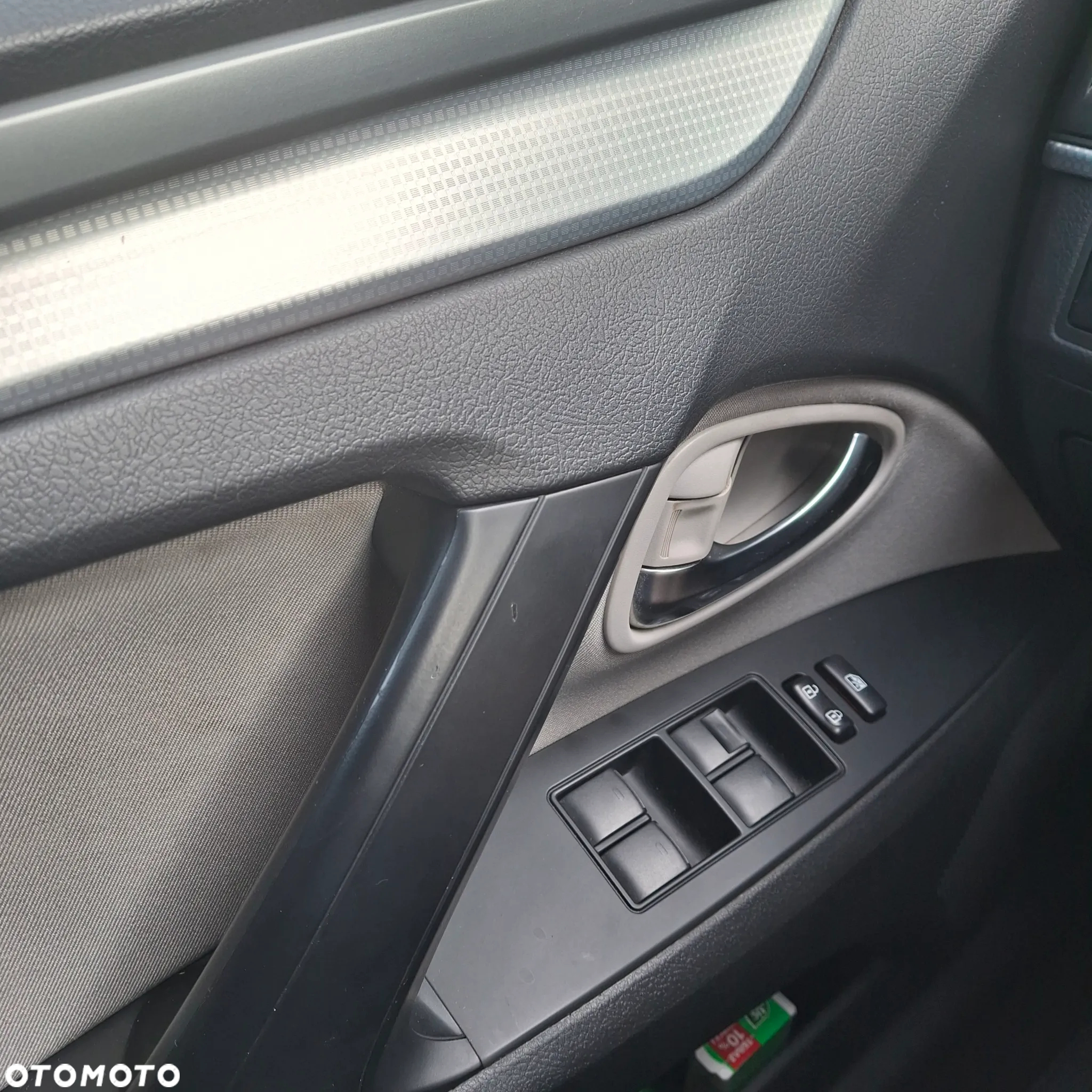 Toyota Avensis 1.8 Premium - 24