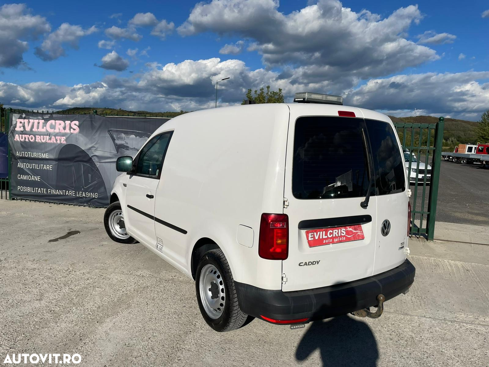 Volkswagen Caddy 2.0 TDI DSG - 2