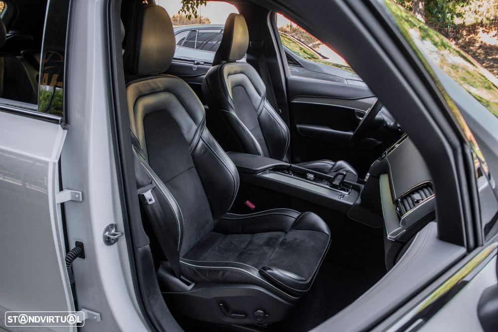 Volvo XC 90 2.0 T8 PHEV Plus Dark AWD - 26