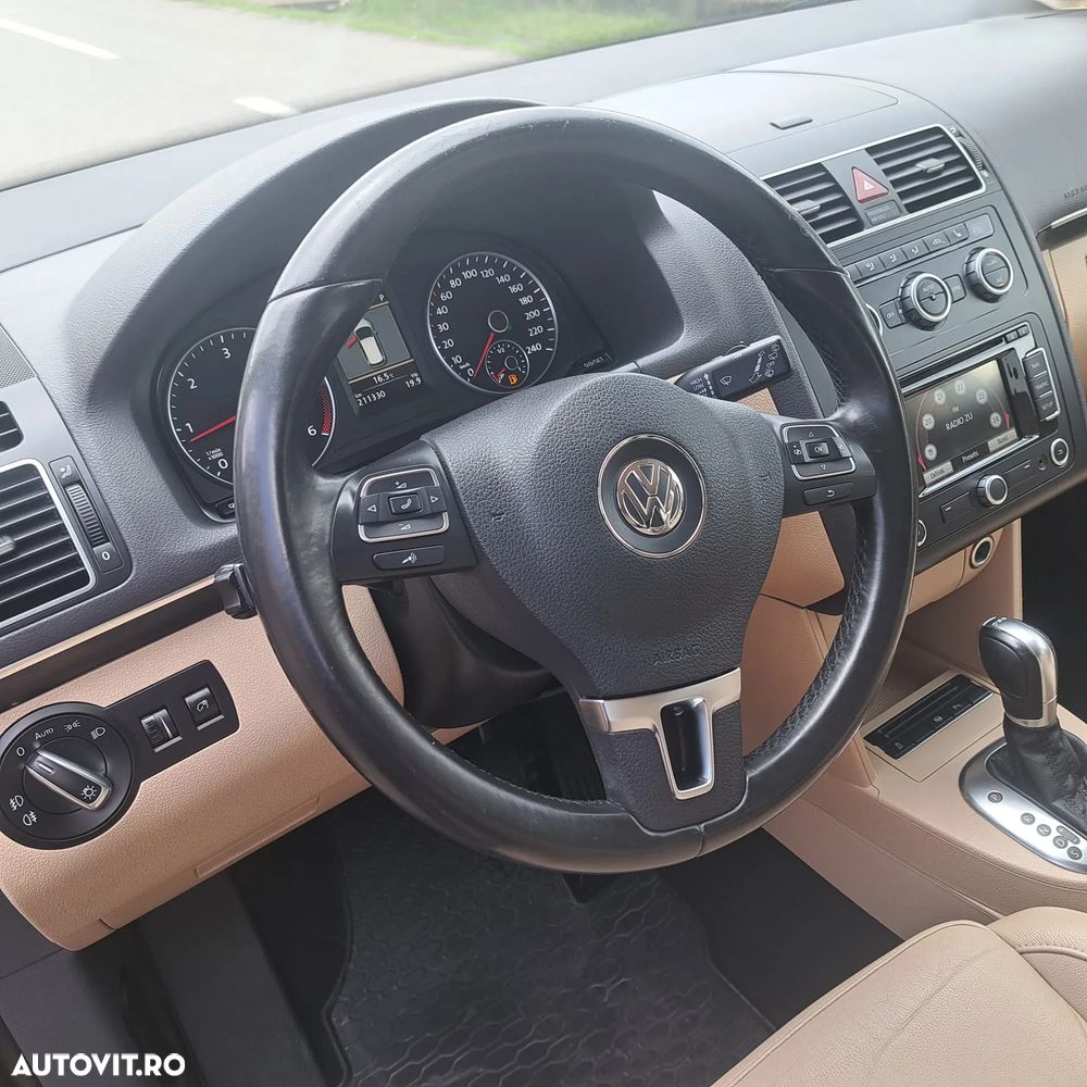 Volkswagen Touran - 16