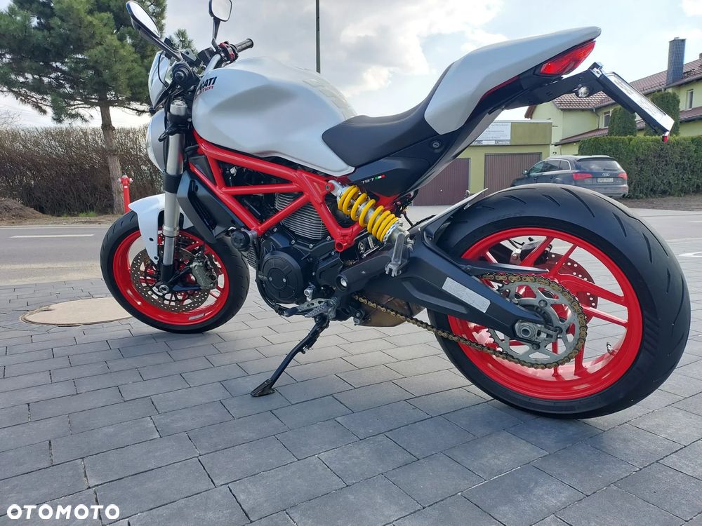 Ducati Monster - 15