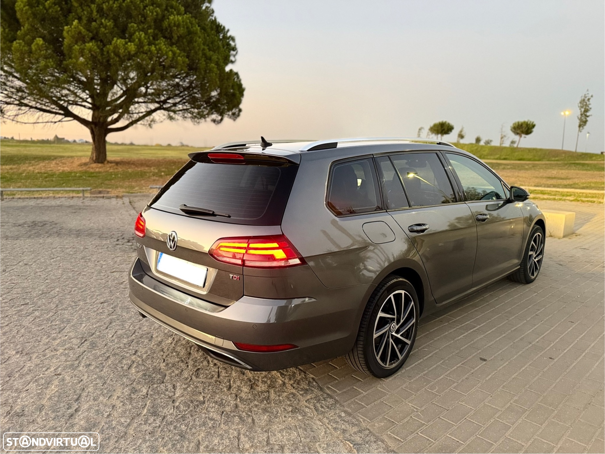 VW Golf Variant 1.6 TDi Confortline DSG - 5