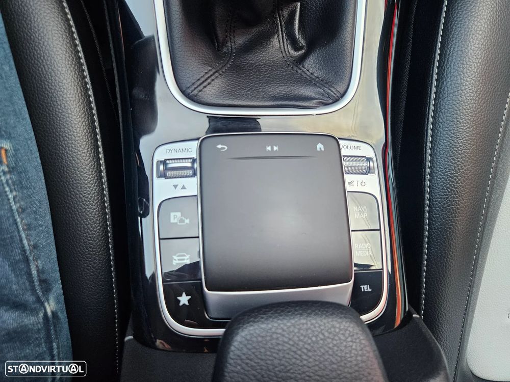 Mercedes-Benz A 200 AMG Line - 35