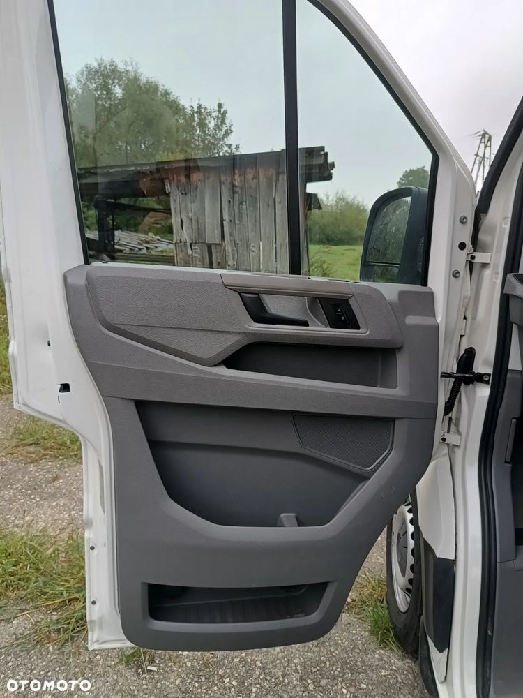 Volkswagen Crafter KONTENER+ winda ZEPRO (750kg) 2.0 diesel 177kM automat 2017 rok - 28