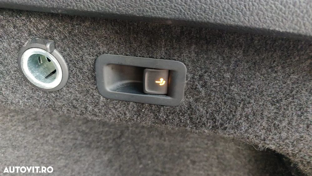 Volkswagen Passat 2.0 TDI SCR DSG Business - 29