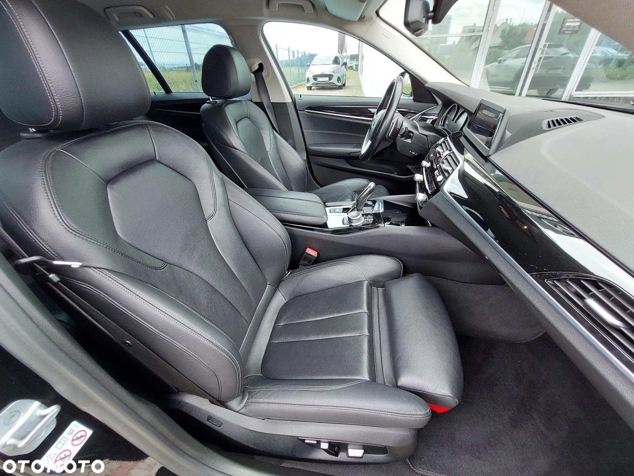 BMW Seria 5 520d xDrive Sport Line sport - 9