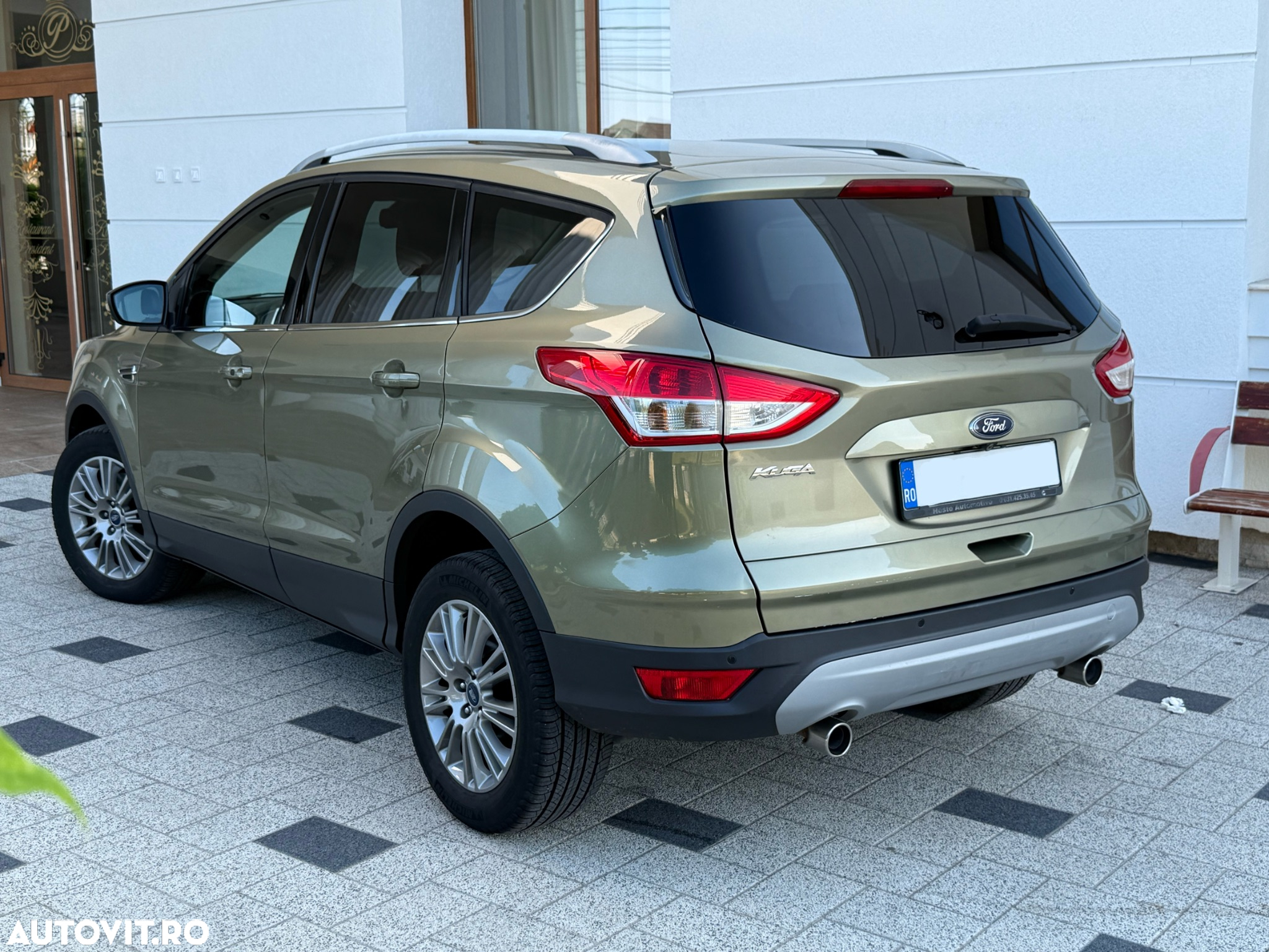 Ford Kuga 2.0 TDCi 4WD Powershift Titanium - 6