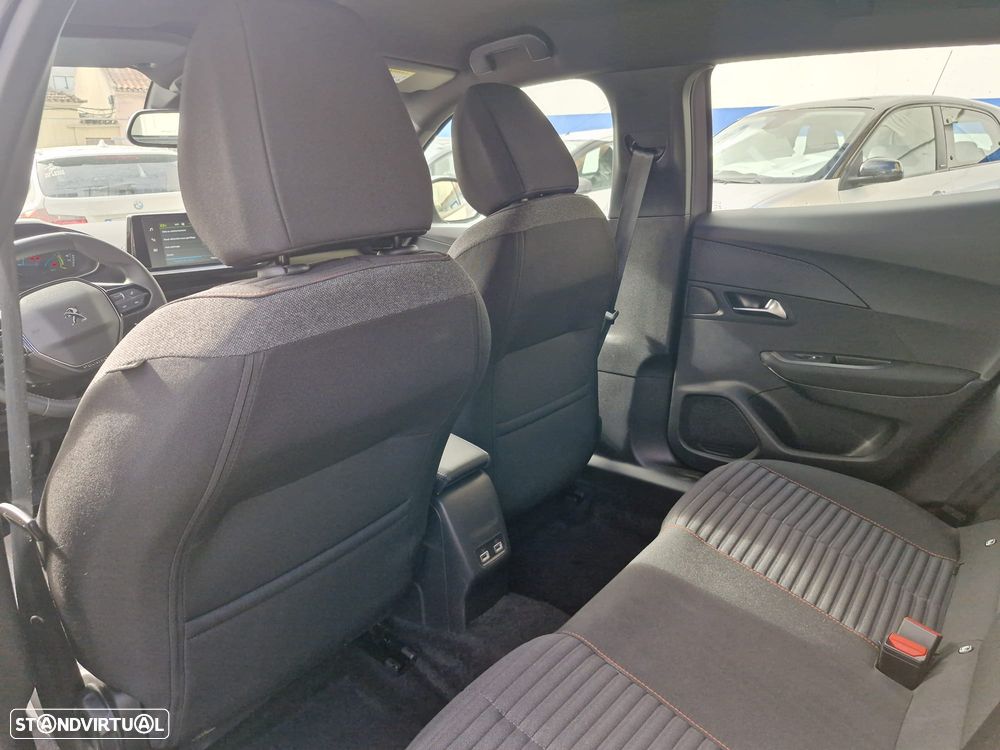 Peugeot e-2008 50 kWh Allure - 2