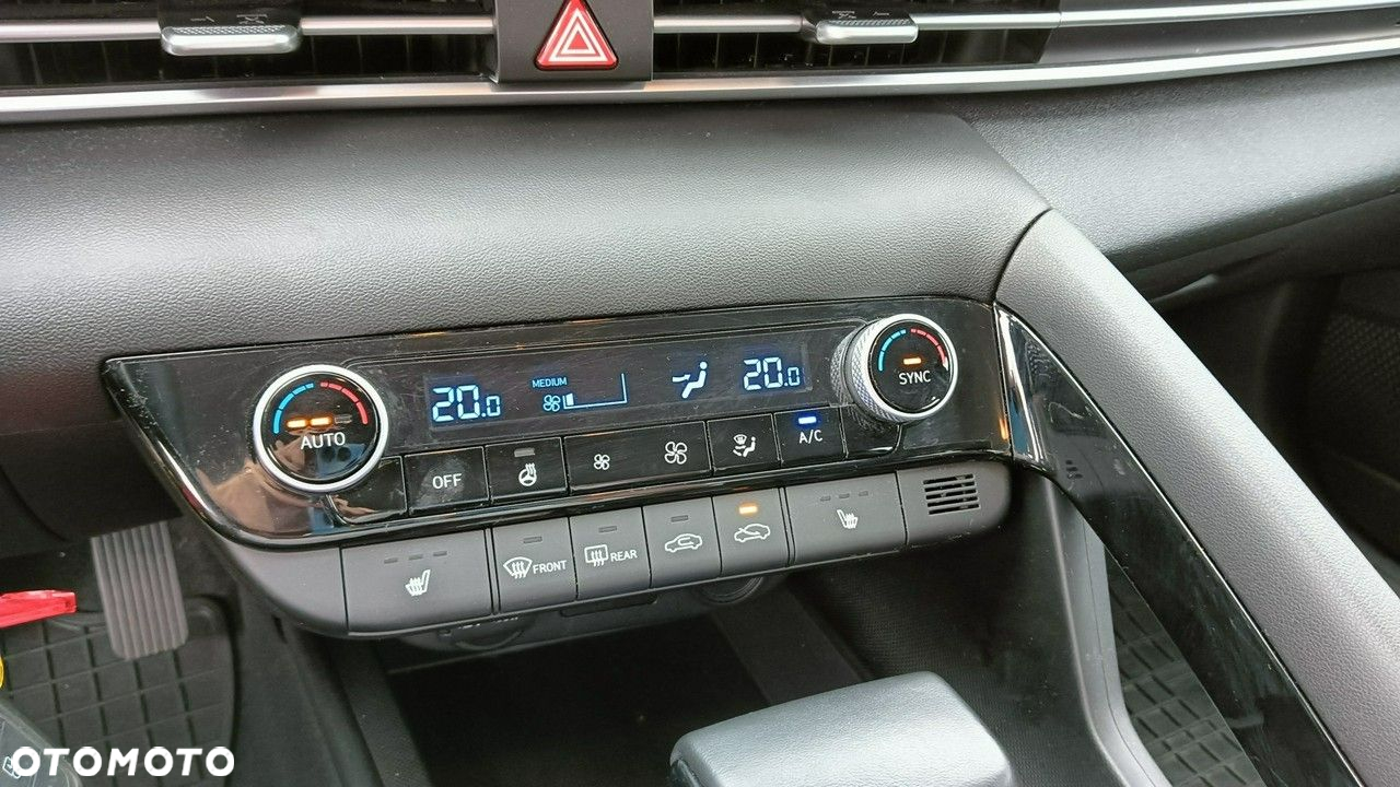 Hyundai Elantra - 14