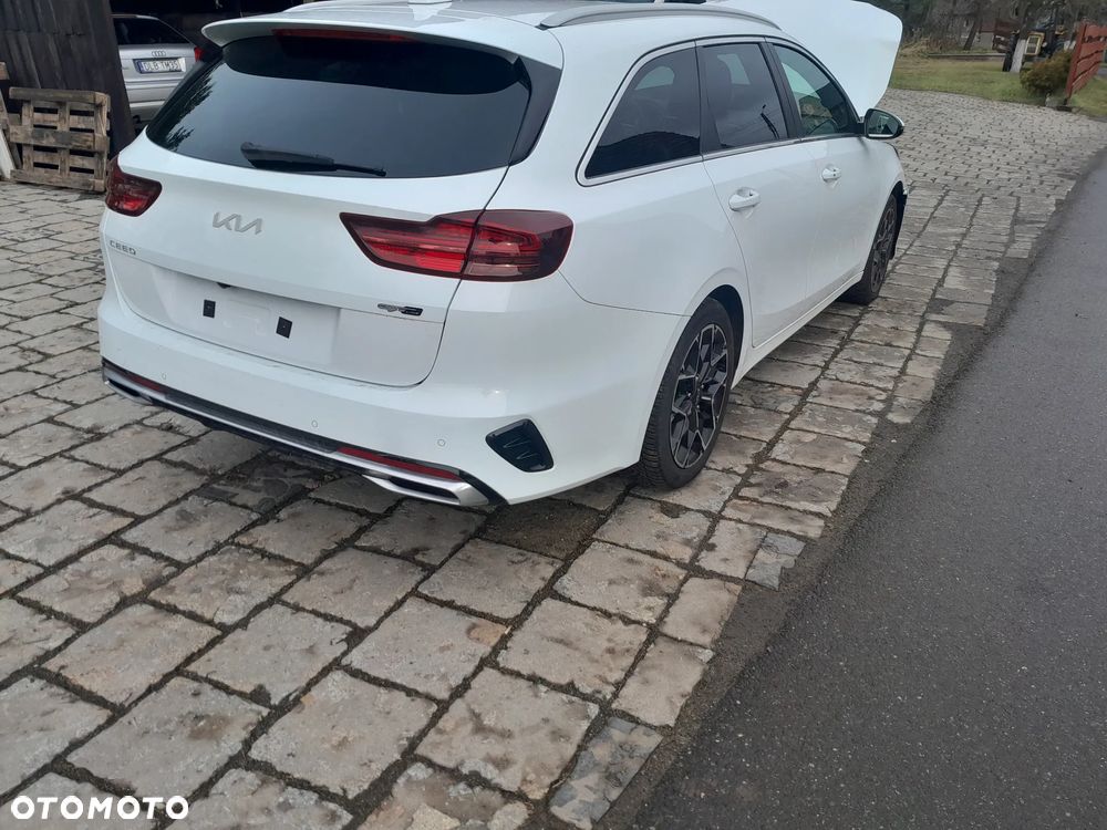 Kia Ceed 1.5 T-GDI OPF GT Line - 24