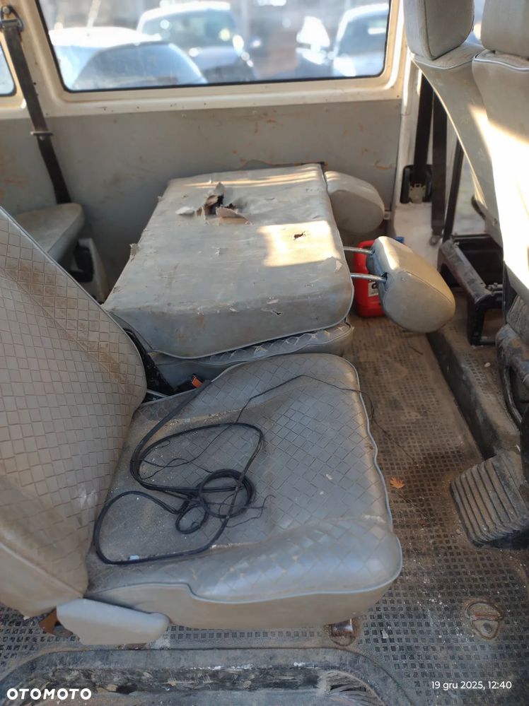 Volkswagen Transporter - 9