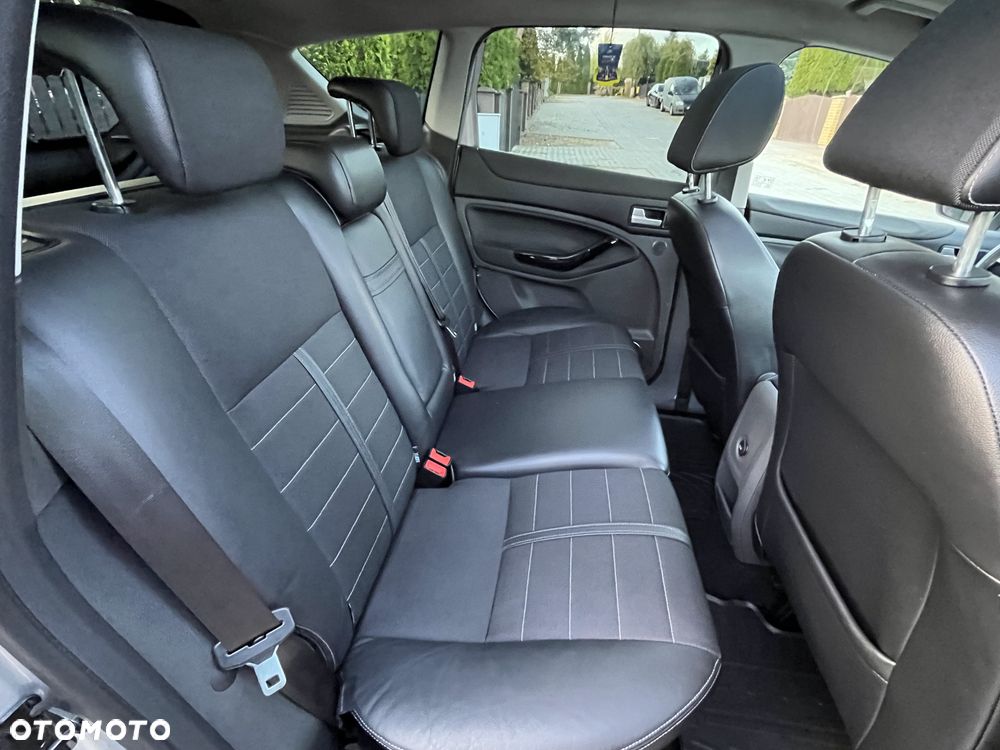 Ford Kuga 2.0 TDCi 4x4 Titanium - 13
