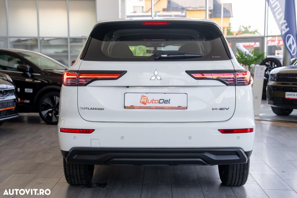 Mitsubishi Outlander - 6