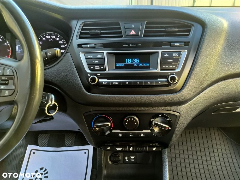 Hyundai i20 - 19