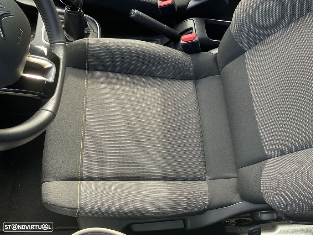 Citroën C3 1.2 PureTech Shine - 22