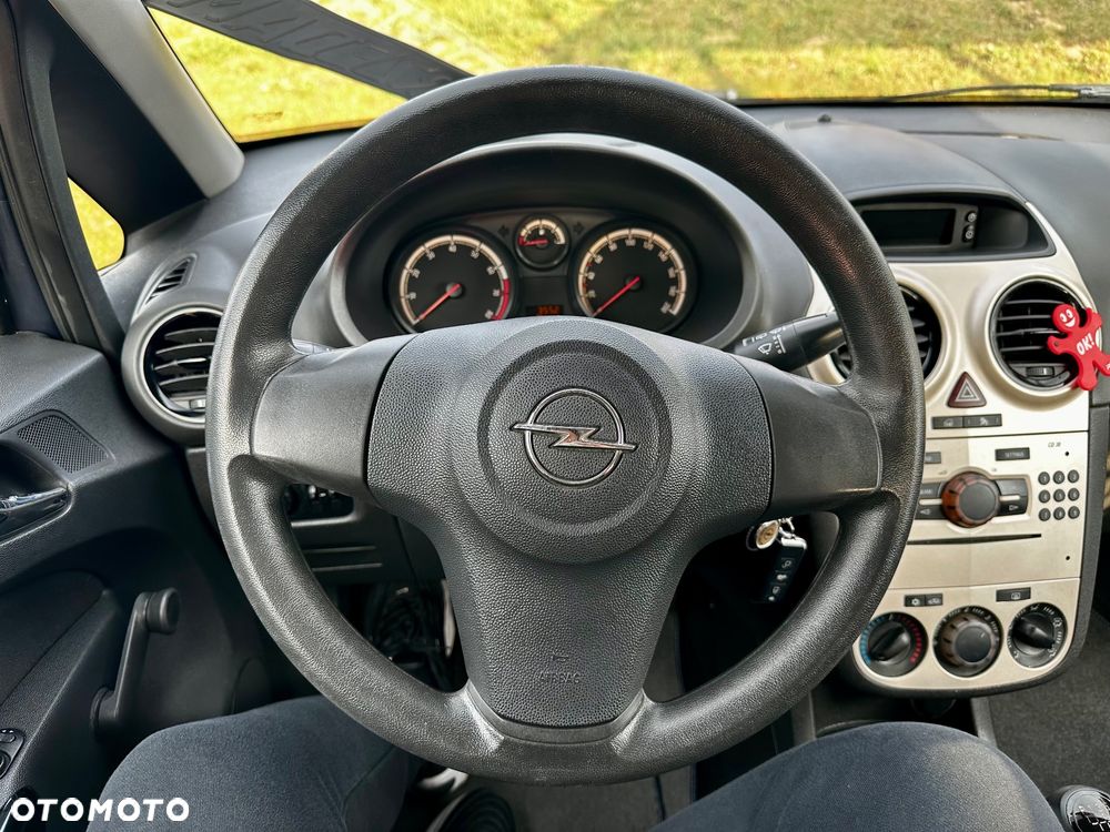 Opel Corsa 1.2 16V Essentia - 15