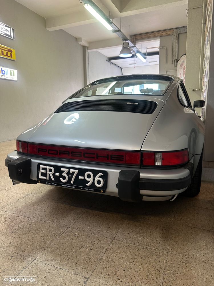 Porsche 911 Série F - 11