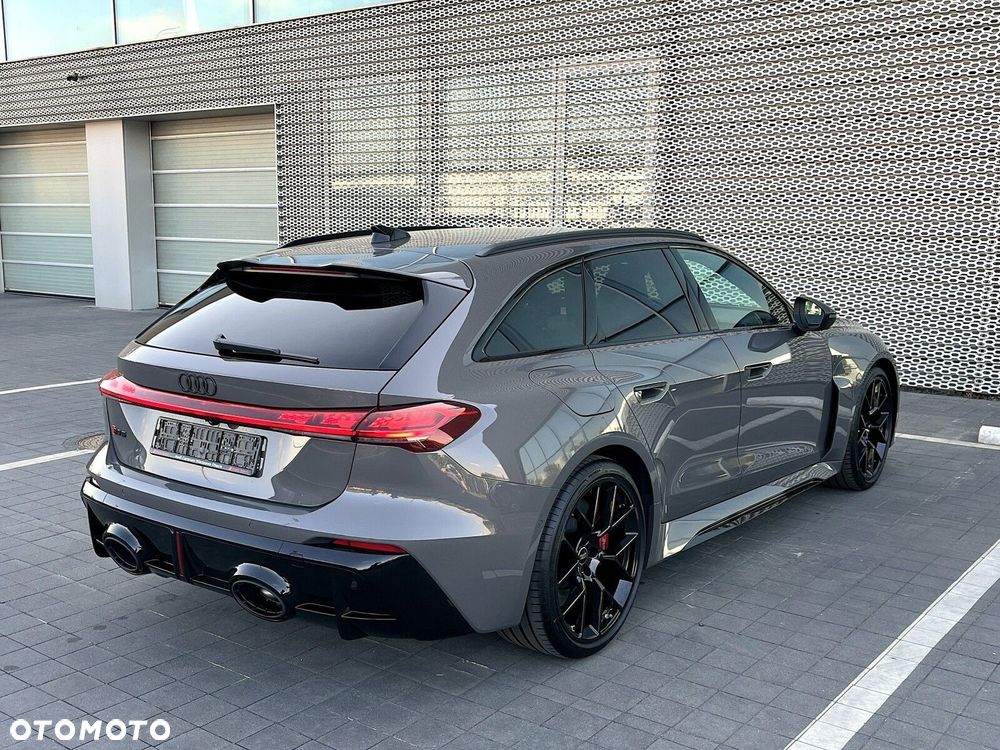 Audi RS5 Avant - 8