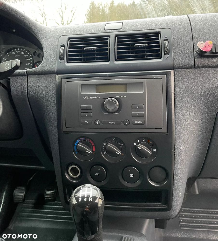 Ford Transit Connect - 16