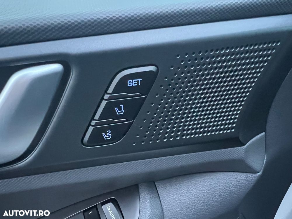 Hyundai IONIQ 1.6 GDI Premium - 23