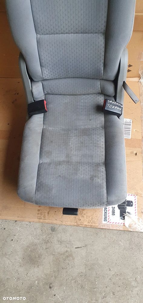 Fotel środkowy siedzenie środek tył tylny 2 rząd VW Touran 1T0 - 6