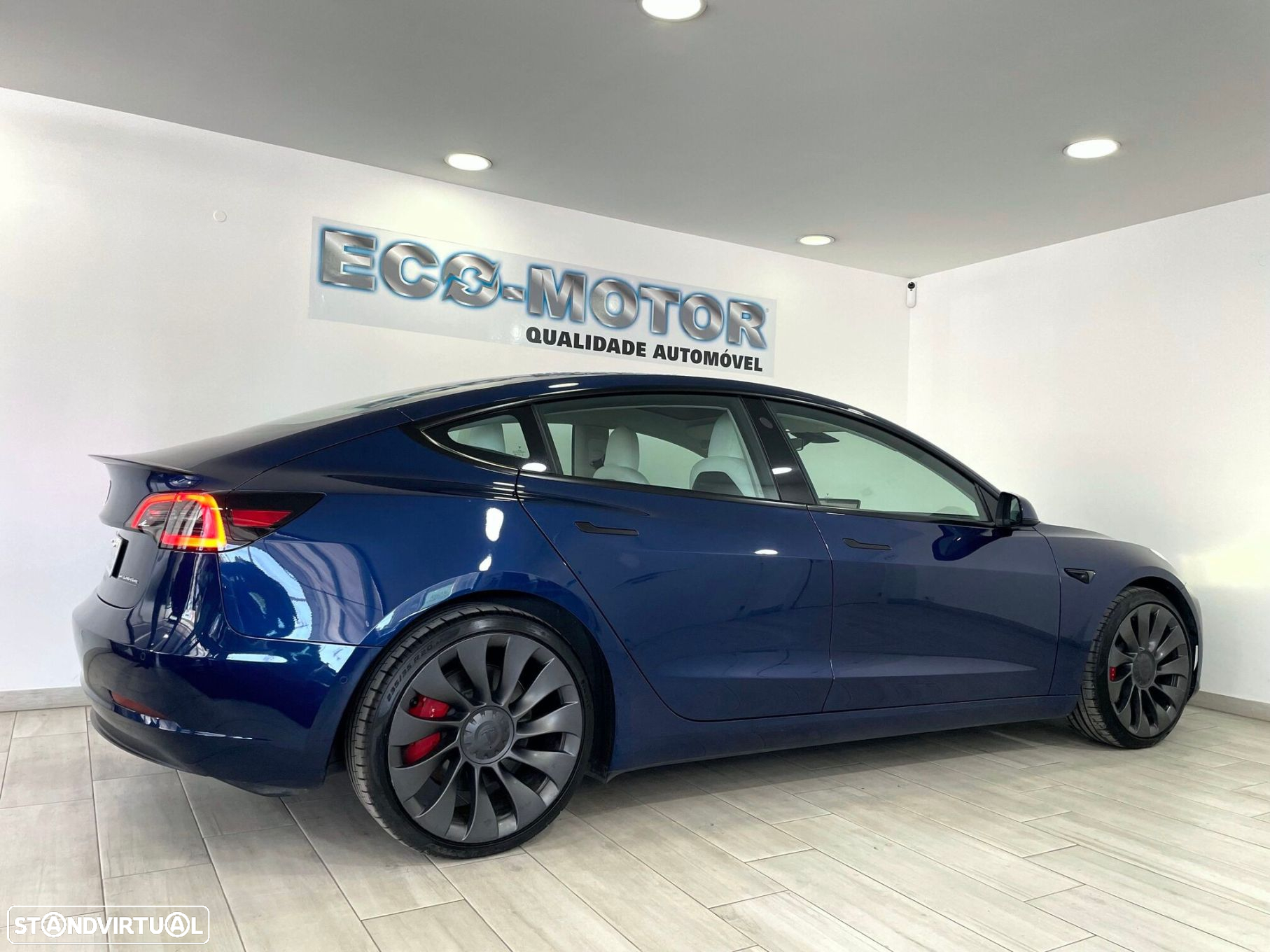 Tesla Model 3 - 16