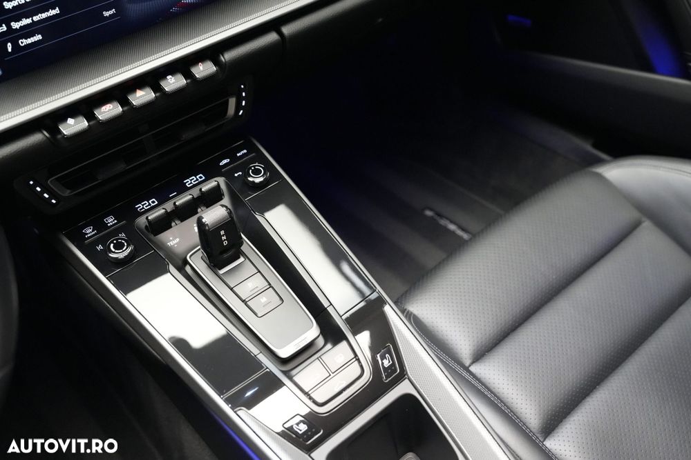 PORSCHE 911 2022 — imagine 17