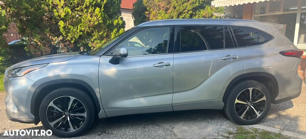 Toyota Highlander 2.5 Hybrid Luxury - 4
