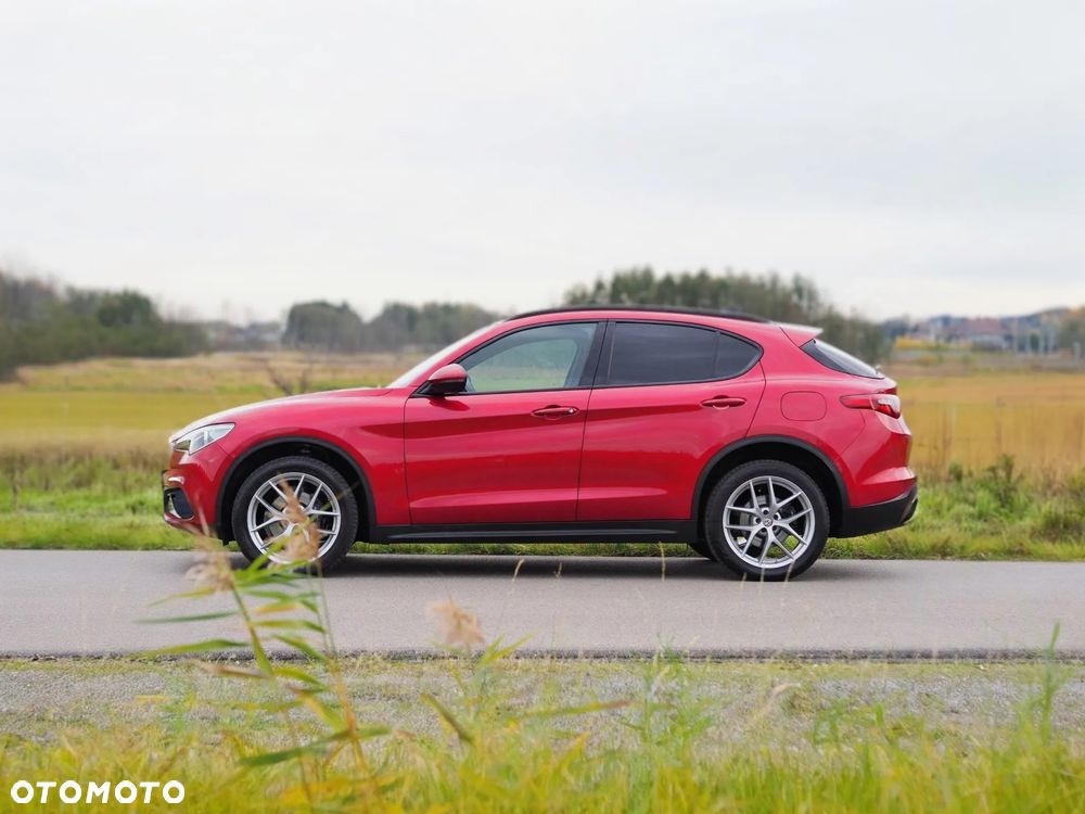 Alfa Romeo Stelvio 2.0 Turbo 16V AT8-Q4 Ti - 5