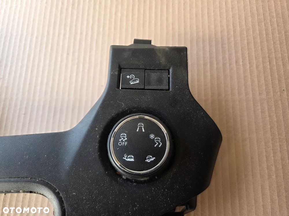 Panel ramka osłona lewarka zmiany biegów Citroen Berlingo IV - 2