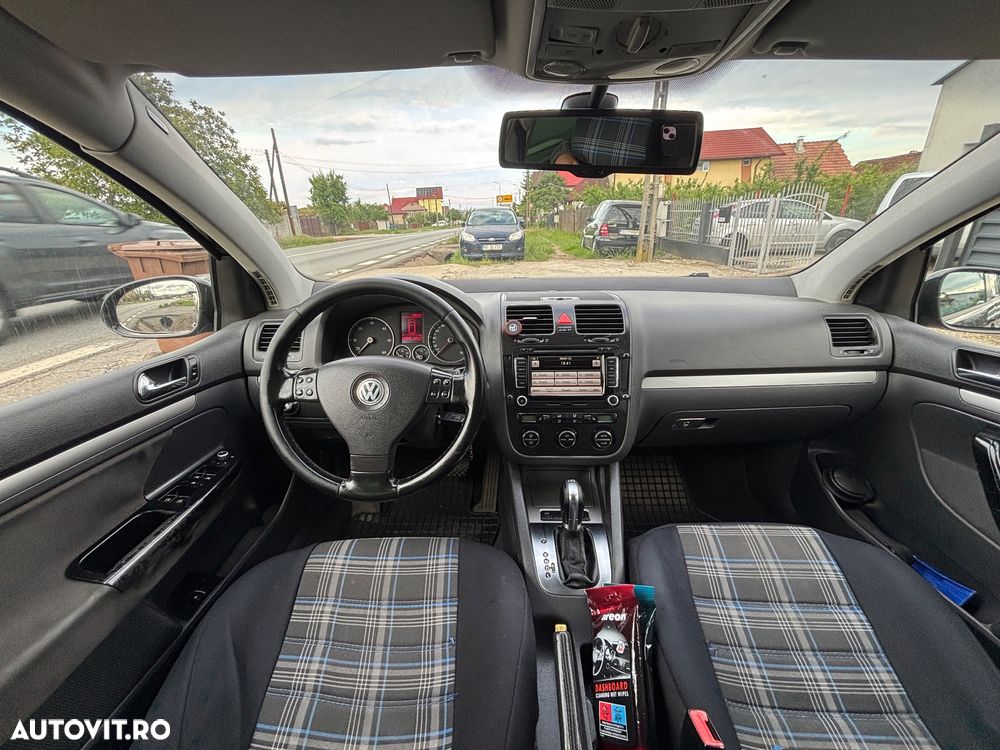 Volkswagen Golf 2.0 TDI Comfortline DSG - 16