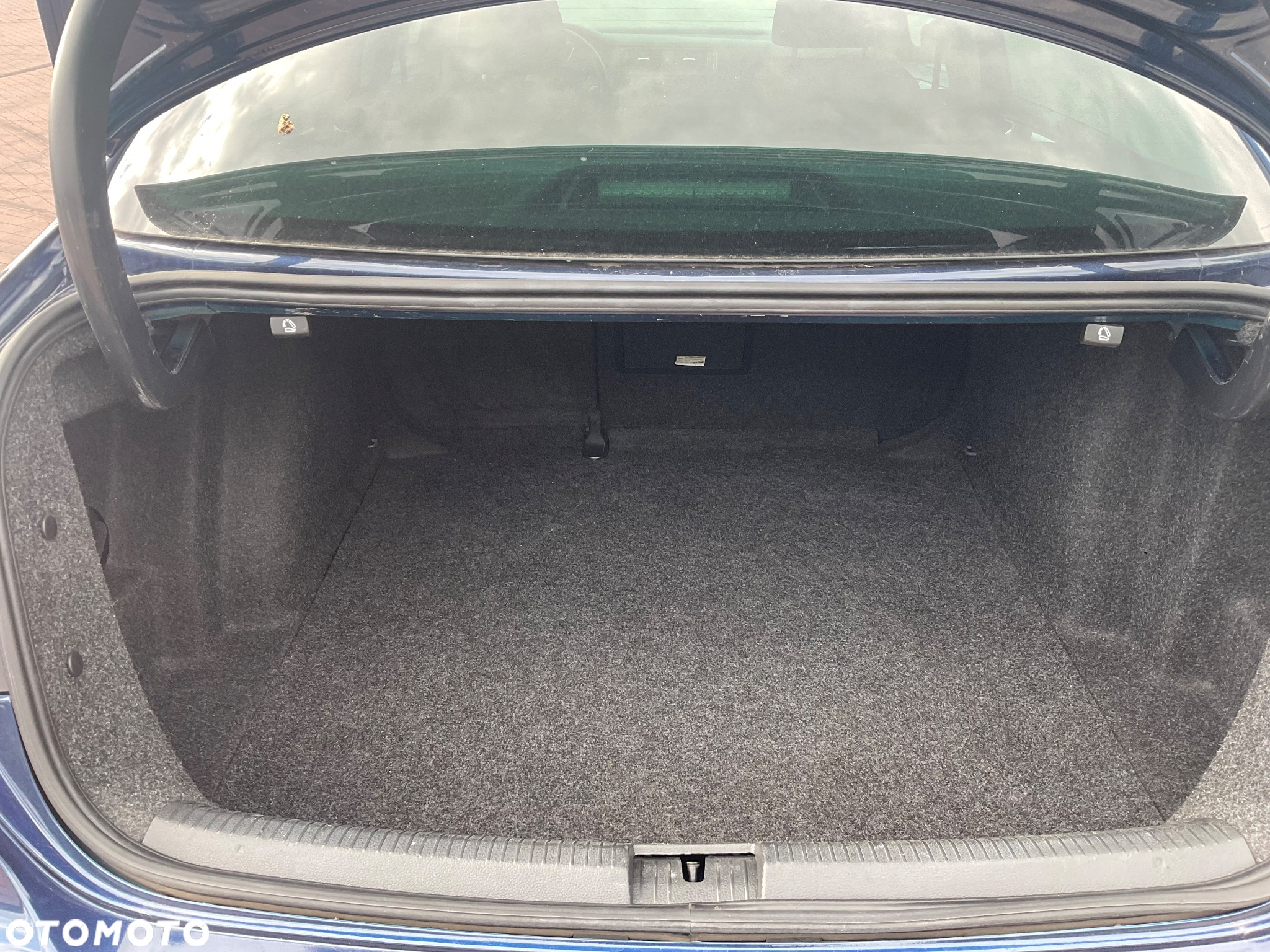 Volkswagen Jetta 2.0 TDI Life - 32
