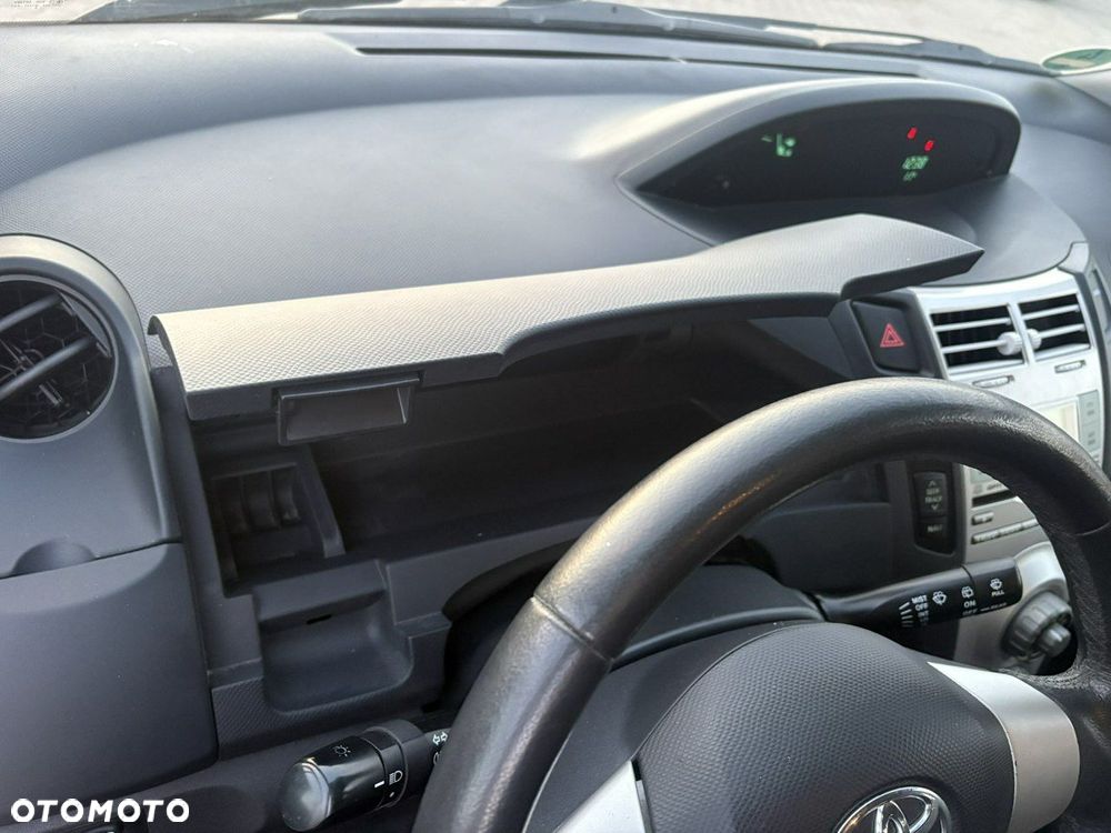 Toyota Yaris 1.0 VVT-i Comfort - 24