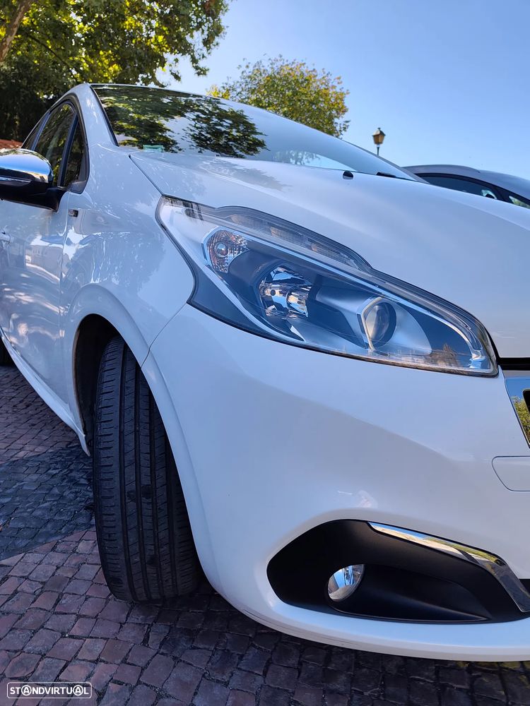 Peugeot 208 1.2 PureTech Style - 37