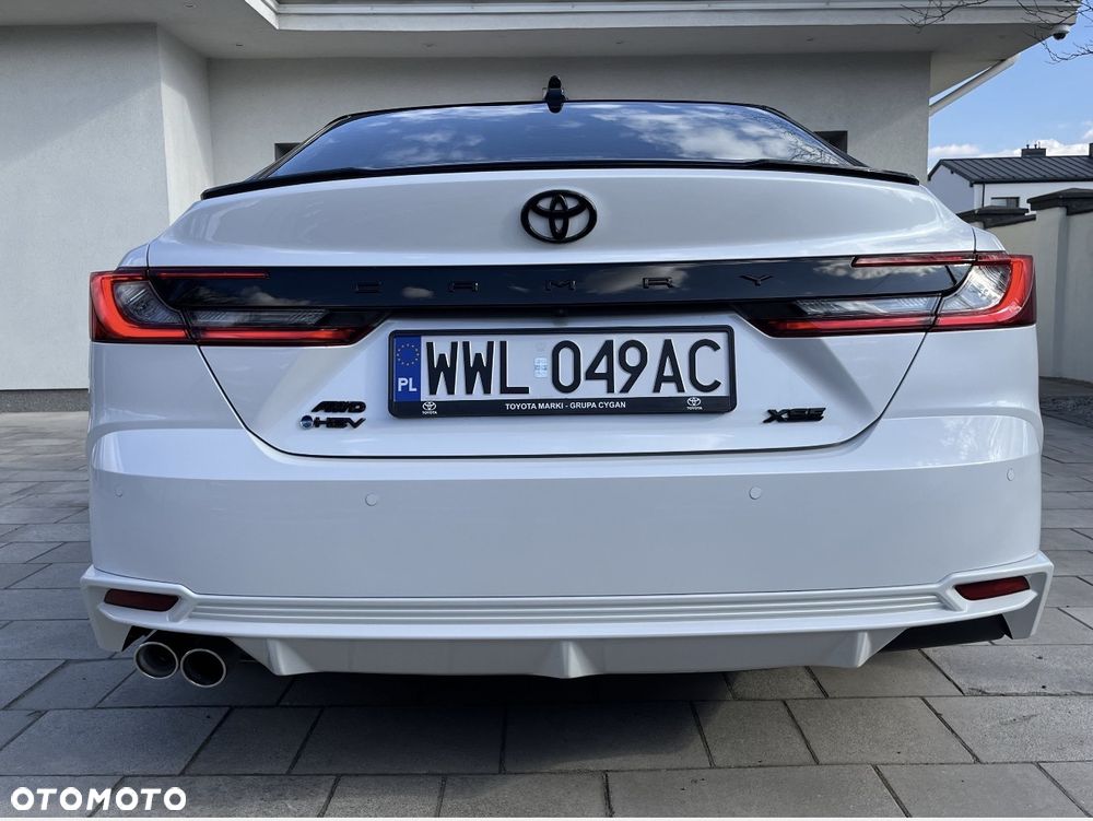 Toyota Camry 2.5 Hybrid Dynamic Force Executive e-CVT - 4