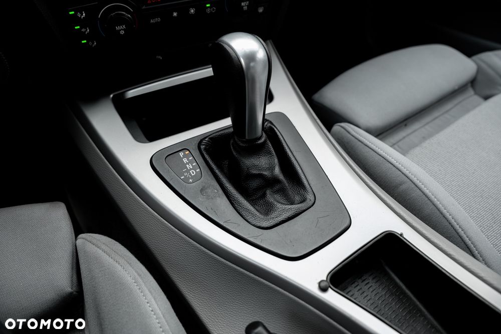BMW Seria 3 325i - 29