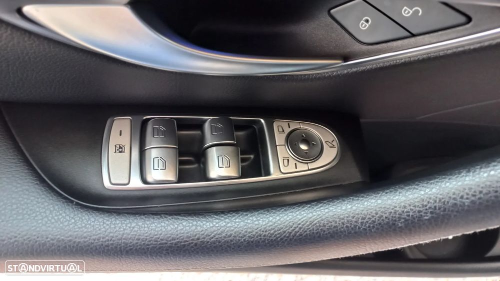 Mercedes-Benz E 300 de AMG Line - 20