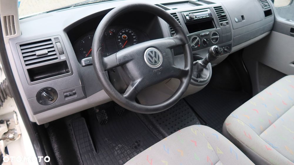 Volkswagen Transporter - 9
