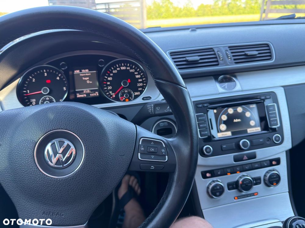 Volkswagen Passat 1.6 TDI BlueMotion Technology Highline - 15