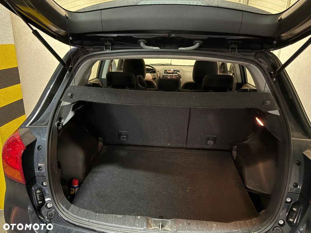 Mitsubishi ASX - 9