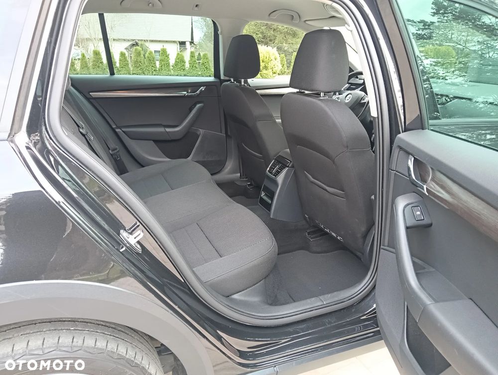 Skoda Octavia 2.0 TDI 4x4 DSG Scout - 9