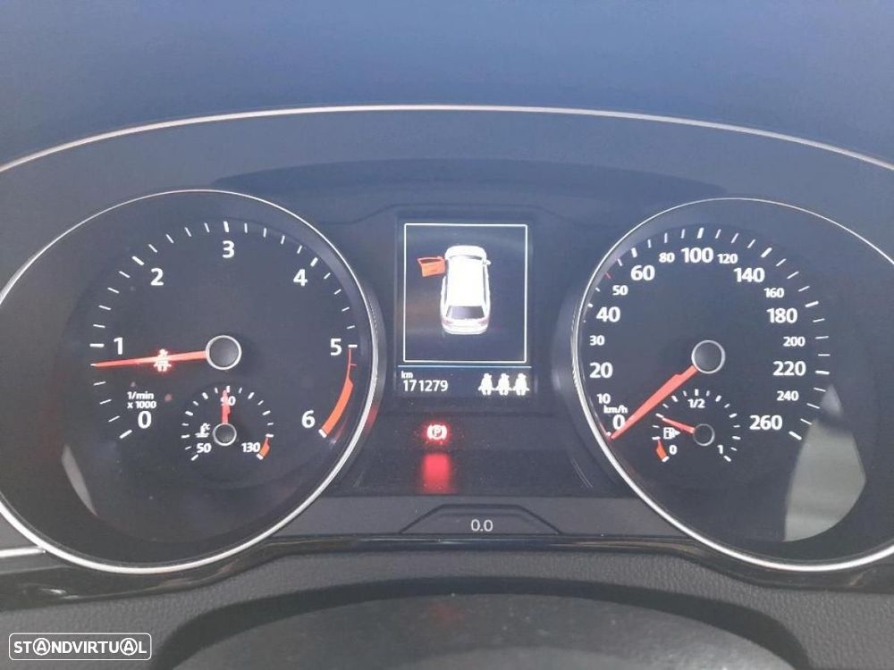 VW Passat Variant 2.0 TDi Business DSG - 7