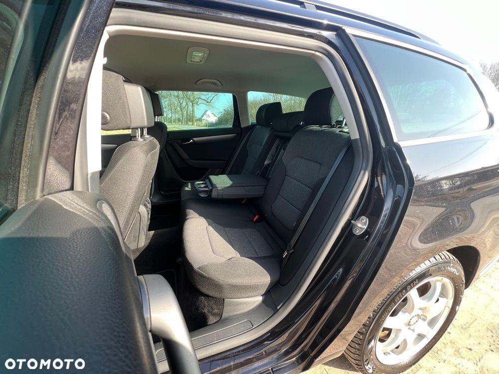 Volkswagen Passat - 14