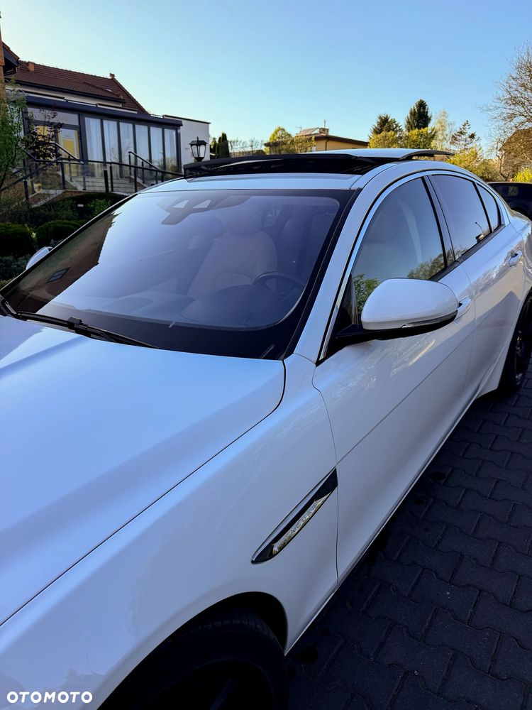 Jaguar XE 25t AWD Prestige - 10