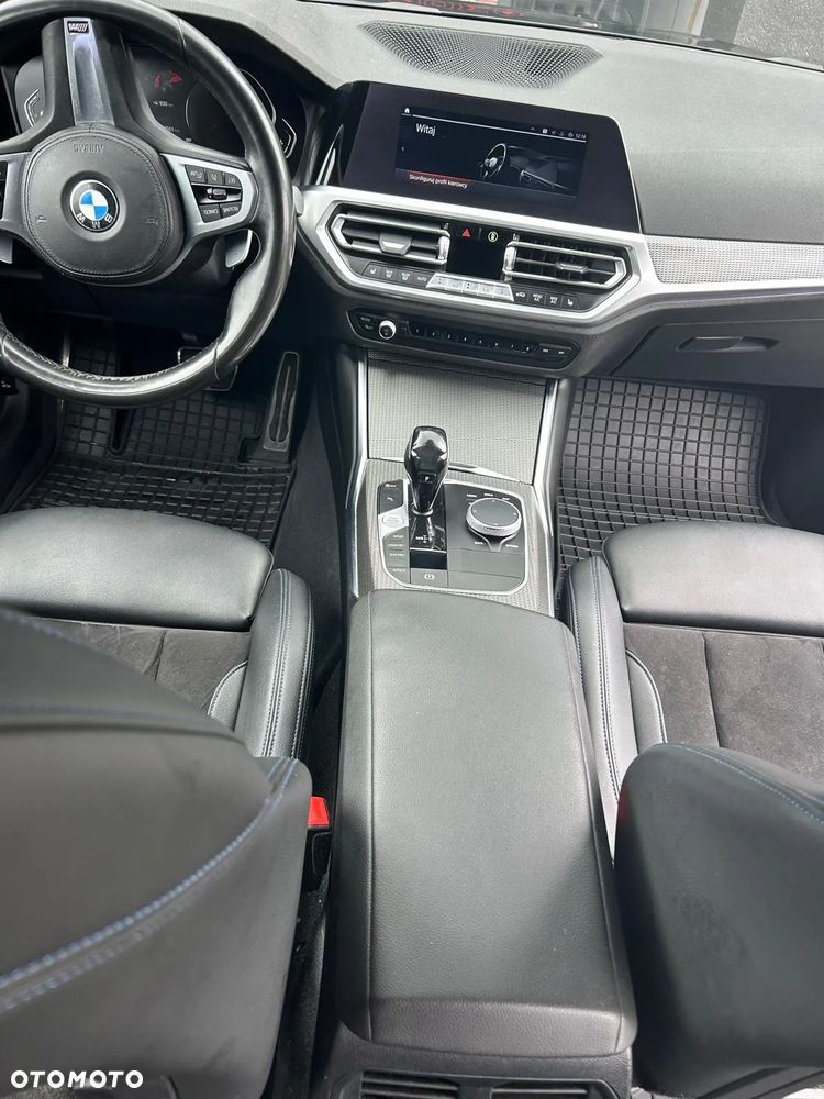 BMW Seria 3 320d xDrive - 13