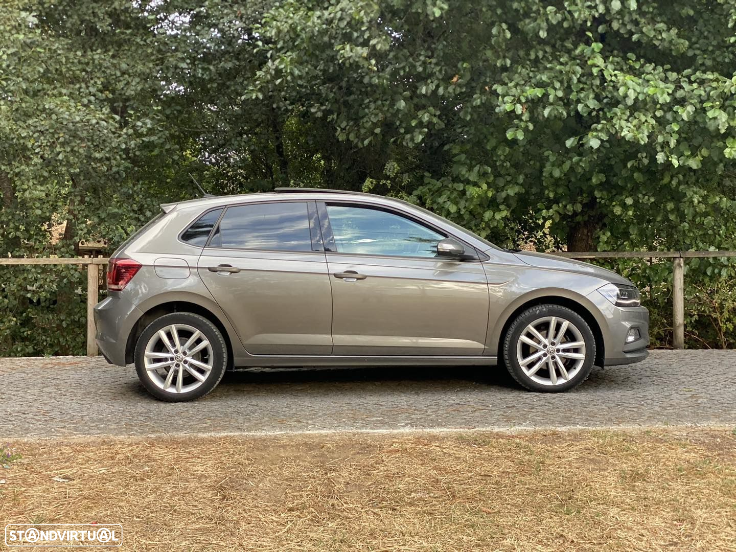VW Polo 1.6 TDI Highline DSG - 12