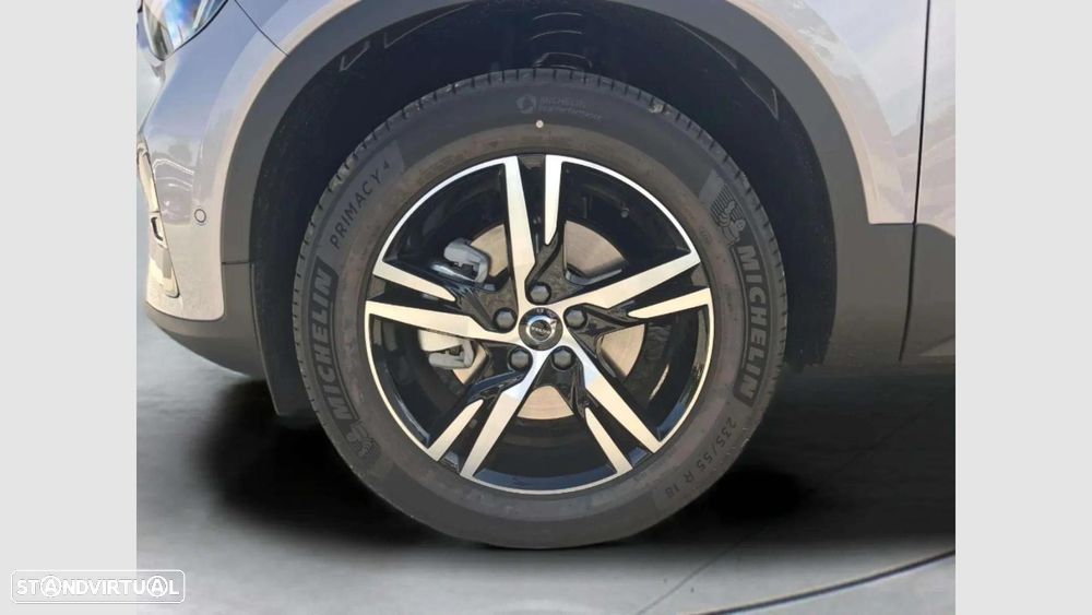 Volvo XC 40 2.0 B3 Plus Dark - 12